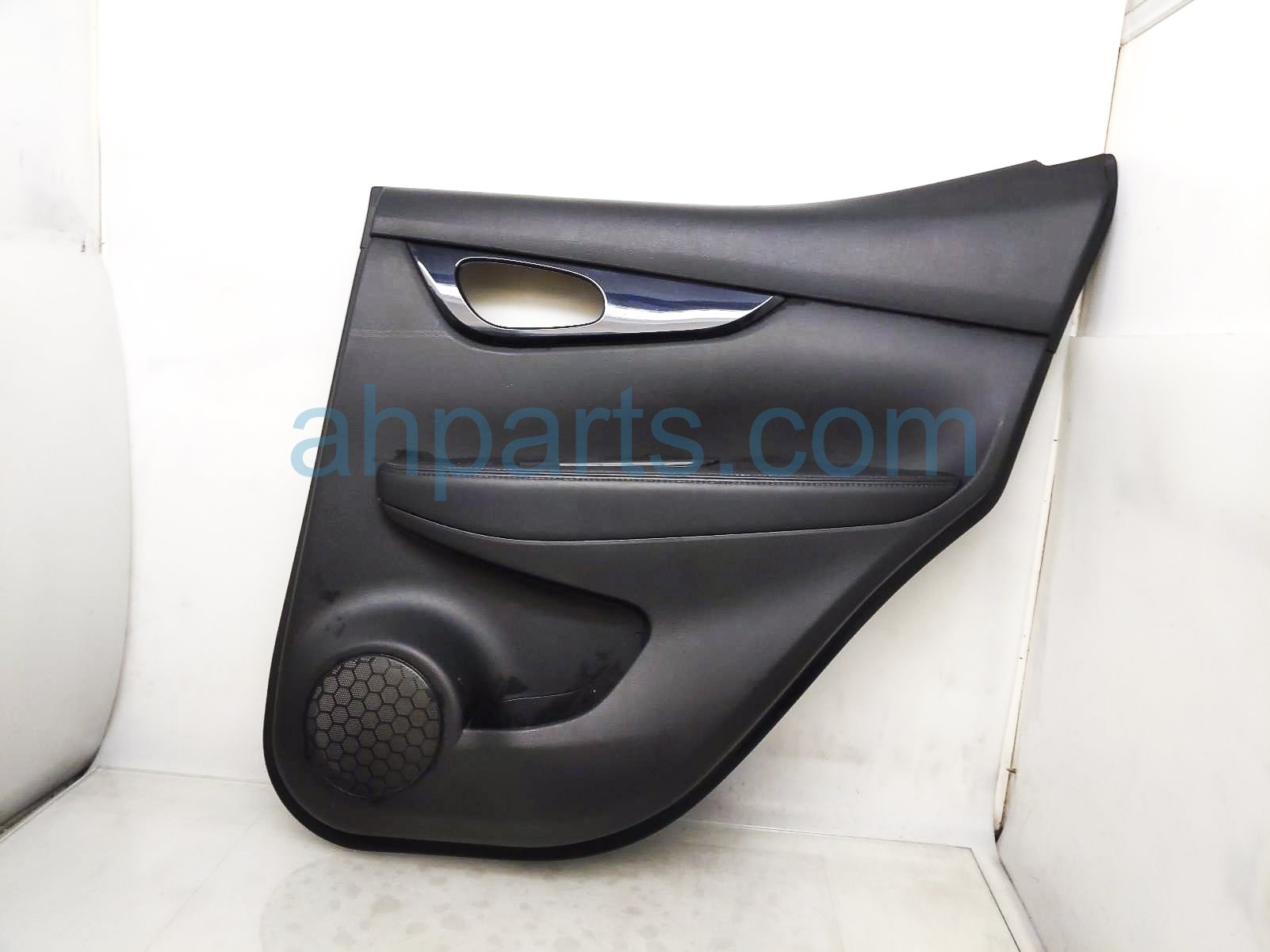 $125 Nissan RR/RH INTERIOR DOOR PANEL - BLACK $125 Nissan RR/RH INTERIOR DOOR PANEL - BLACK