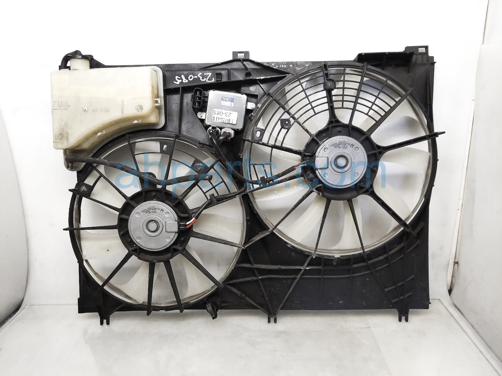 2016 Toyota Highlander Cooling Radiator Fan Assembly - 16711-0P240,
