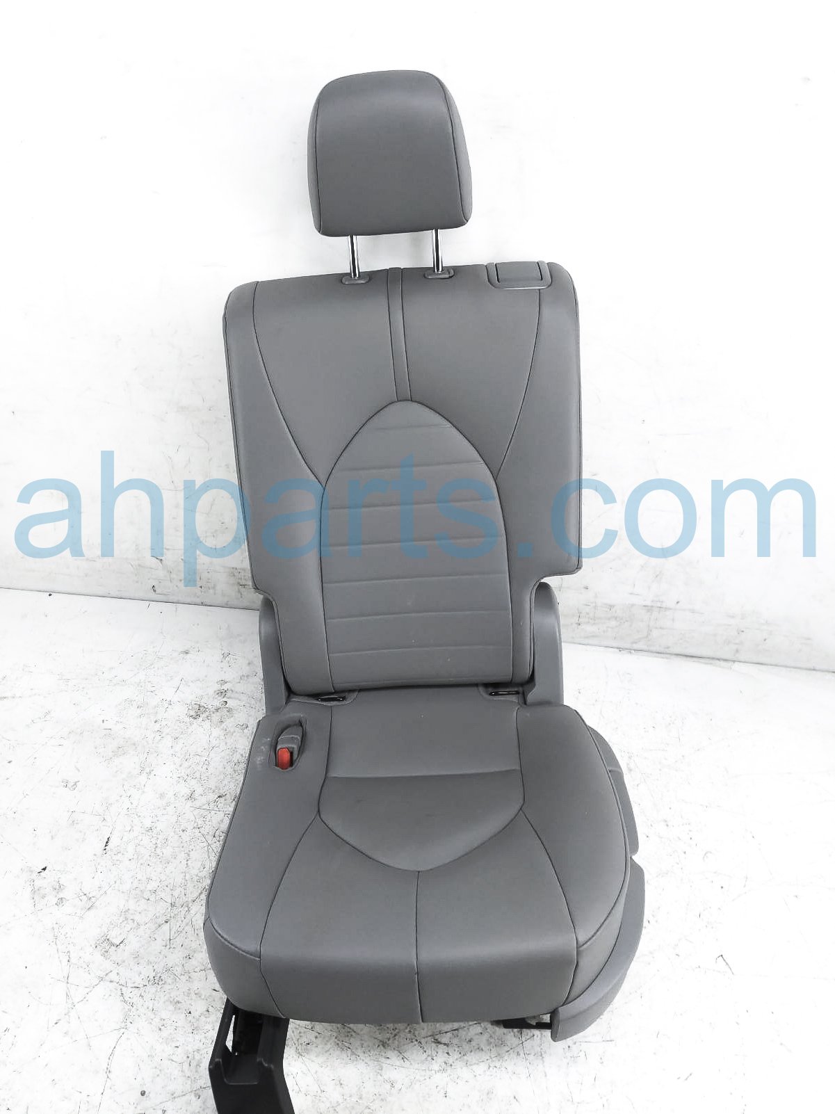 $295 Toyota 2ND ROW LH SEAT - GREY XLE $295 Toyota 2ND ROW LH SEAT - GREY XLE