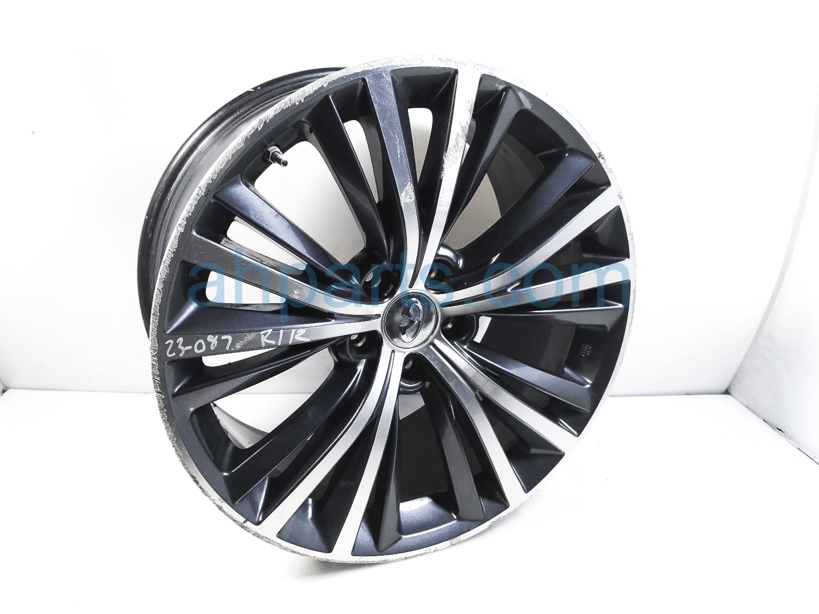 $400 Infiniti RR/RH WHEEL / RIM - CURB RASH $400 Infiniti RR/RH WHEEL / RIM - CURB RASH