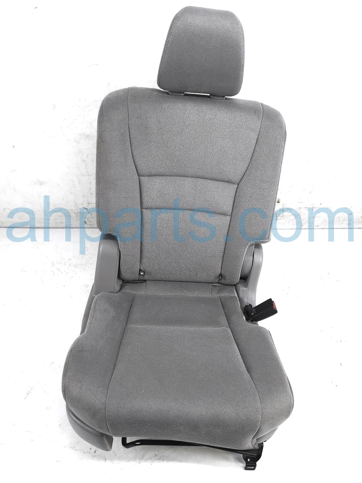 $125 Honda 2ND ROW RH SEAT - GREY CLOTH 8PSG $125 Honda 2ND ROW RH SEAT - GREY CLOTH 8PSG