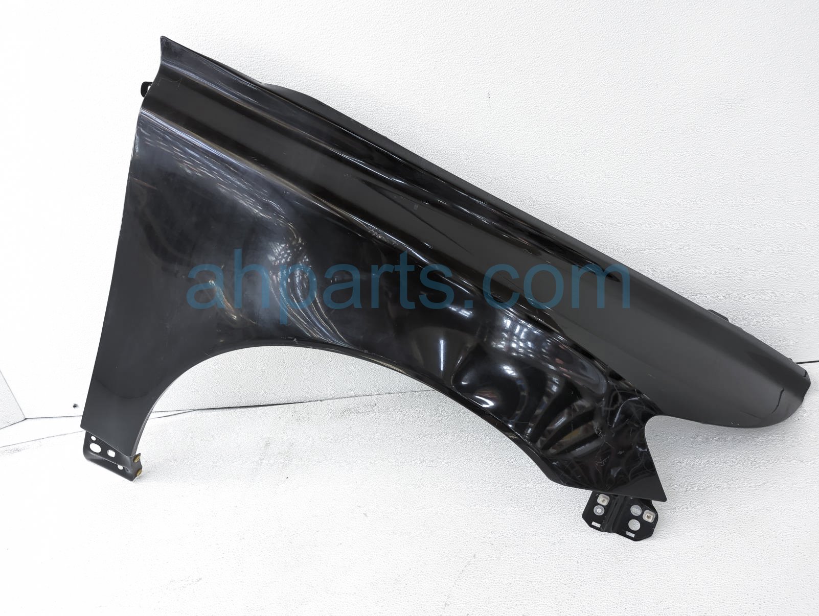 $45 Volvo RH FENDER - BLACK - NIQ $45 Volvo RH FENDER - BLACK - NIQ