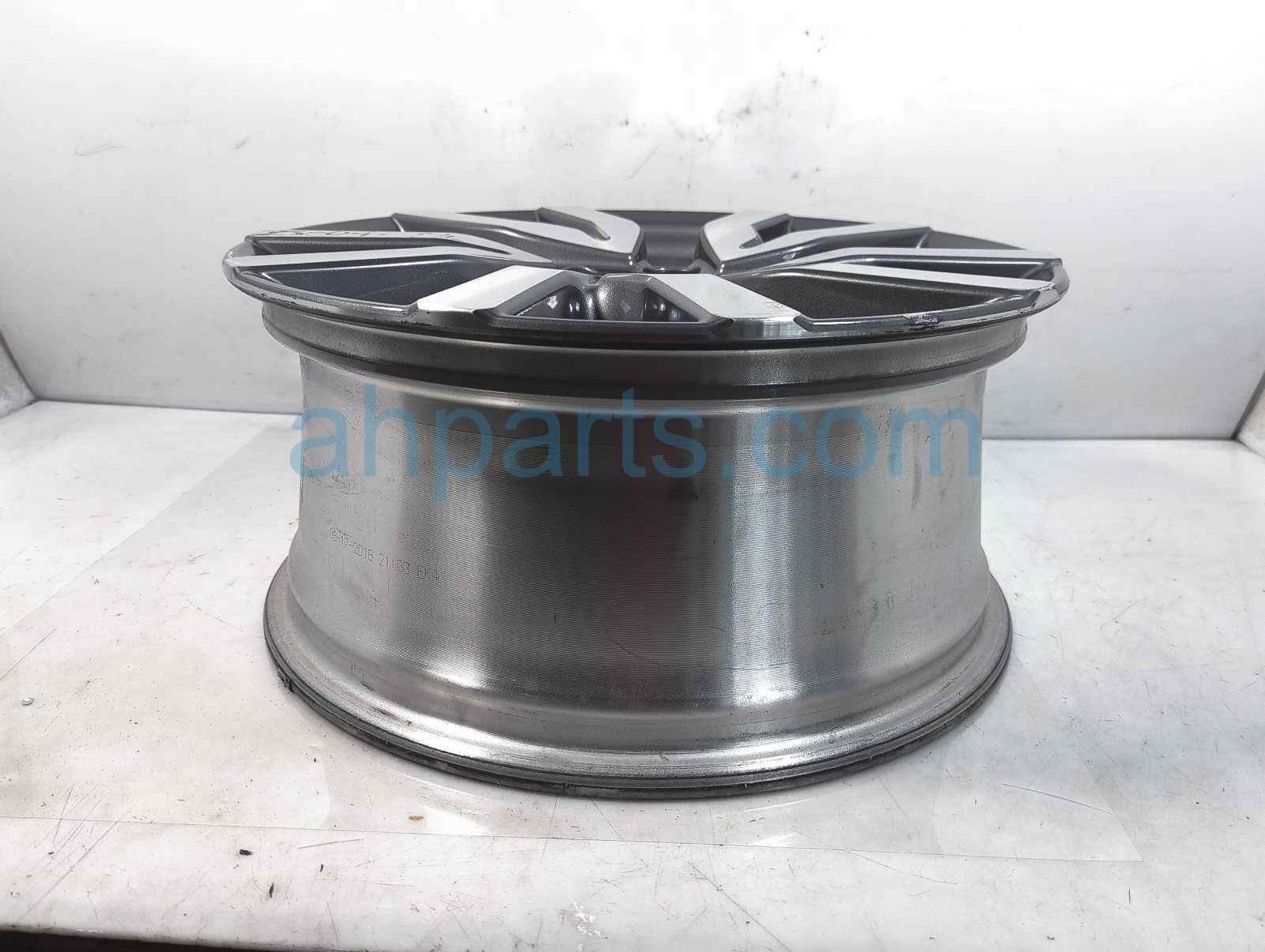 Honda OEM Remanufactured 18" Wheel Rim For Pilot 2019-2022 – Machined Charcoal – 42700TG7A72