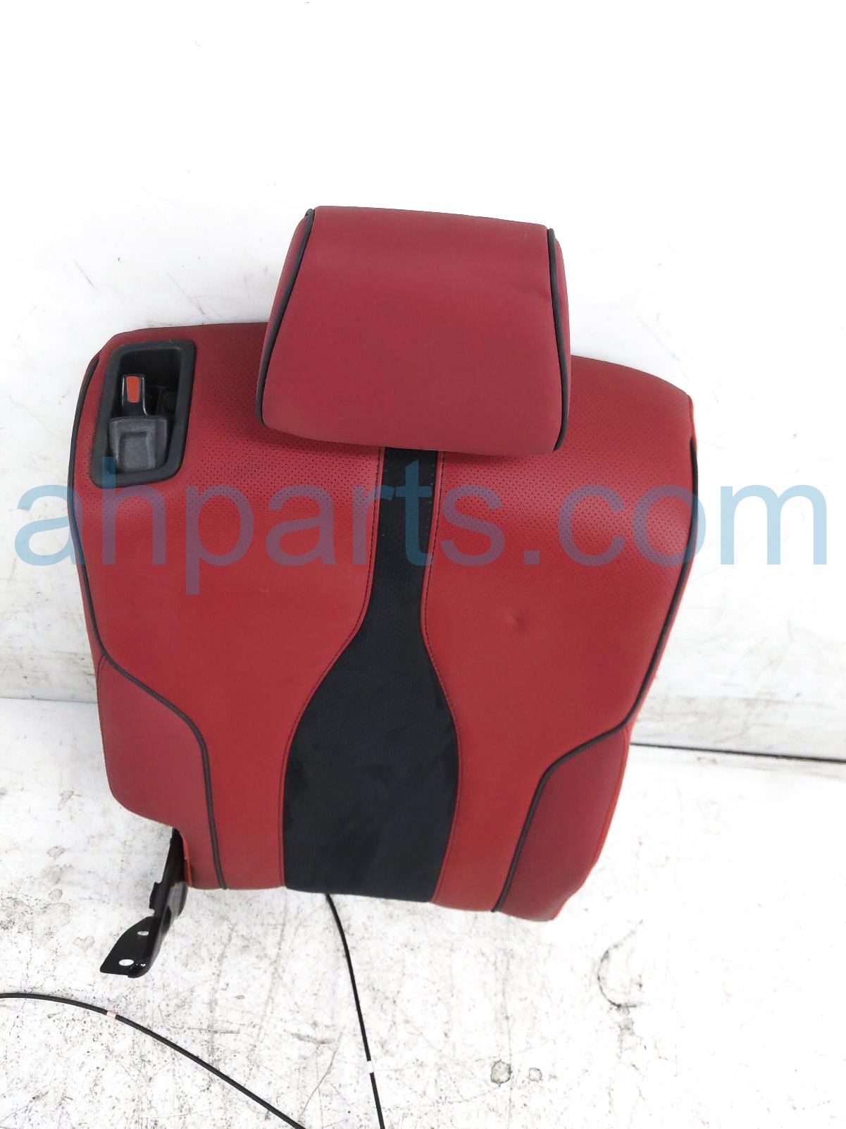 $150 Acura RR/RH TOP SEAT CUSHION - RED $150 Acura RR/RH TOP SEAT CUSHION - RED