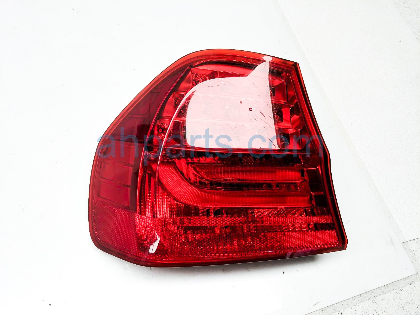 $60 BMW LH TAIL LAMP / LIGHT (ON BODY)-NOTES $60 BMW LH TAIL LAMP / LIGHT (ON BODY)-NOTES