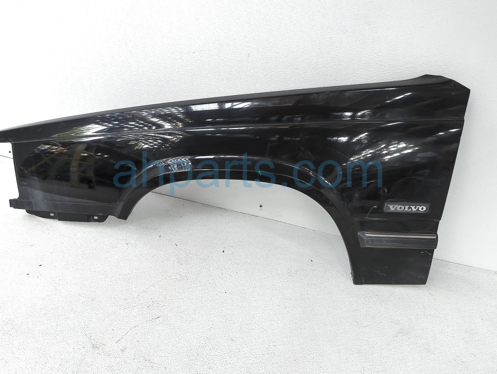 $95 Volvo LH FENDER - BLACK - NOTES $95 Volvo LH FENDER - BLACK - NOTES