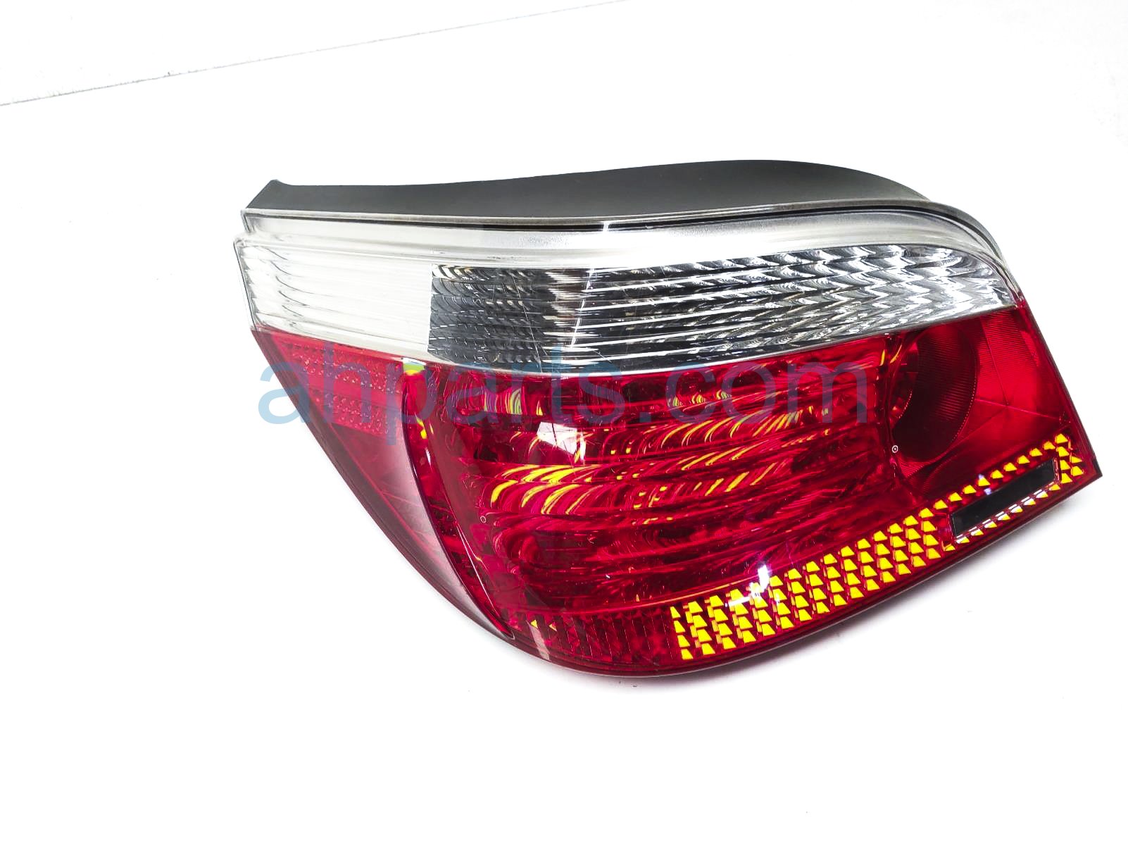 $40 BMW LH TAIL LAMP / LIGHT(ON BODY)-NOTES $40 BMW LH TAIL LAMP / LIGHT(ON BODY)-NOTES