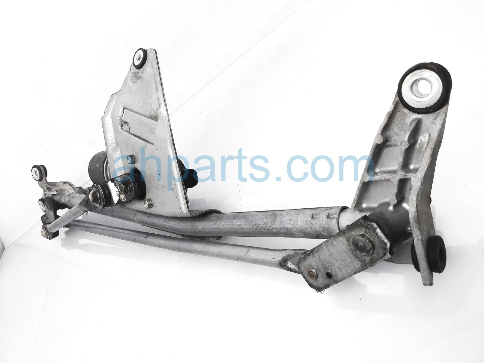 thumbnail image 2 of Ignitionco Windshield Wiper Motor 85-4028 For Honda Accord 2003-2007 Acura TL Pilot MDX TSX 2 of 4