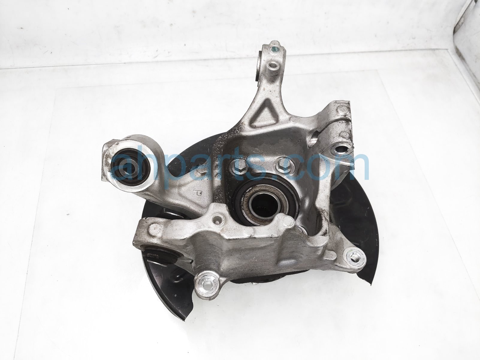 $125 Subaru RR/RH SPINDLE KNUCKLE HUB $125 Subaru RR/RH SPINDLE KNUCKLE HUB