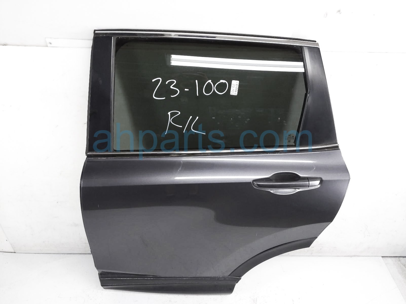 $900 Honda RR/LH DOOR - GREY - NO INSIDE TRIM $900 Honda RR/LH DOOR - GREY - NO INSIDE TRIM