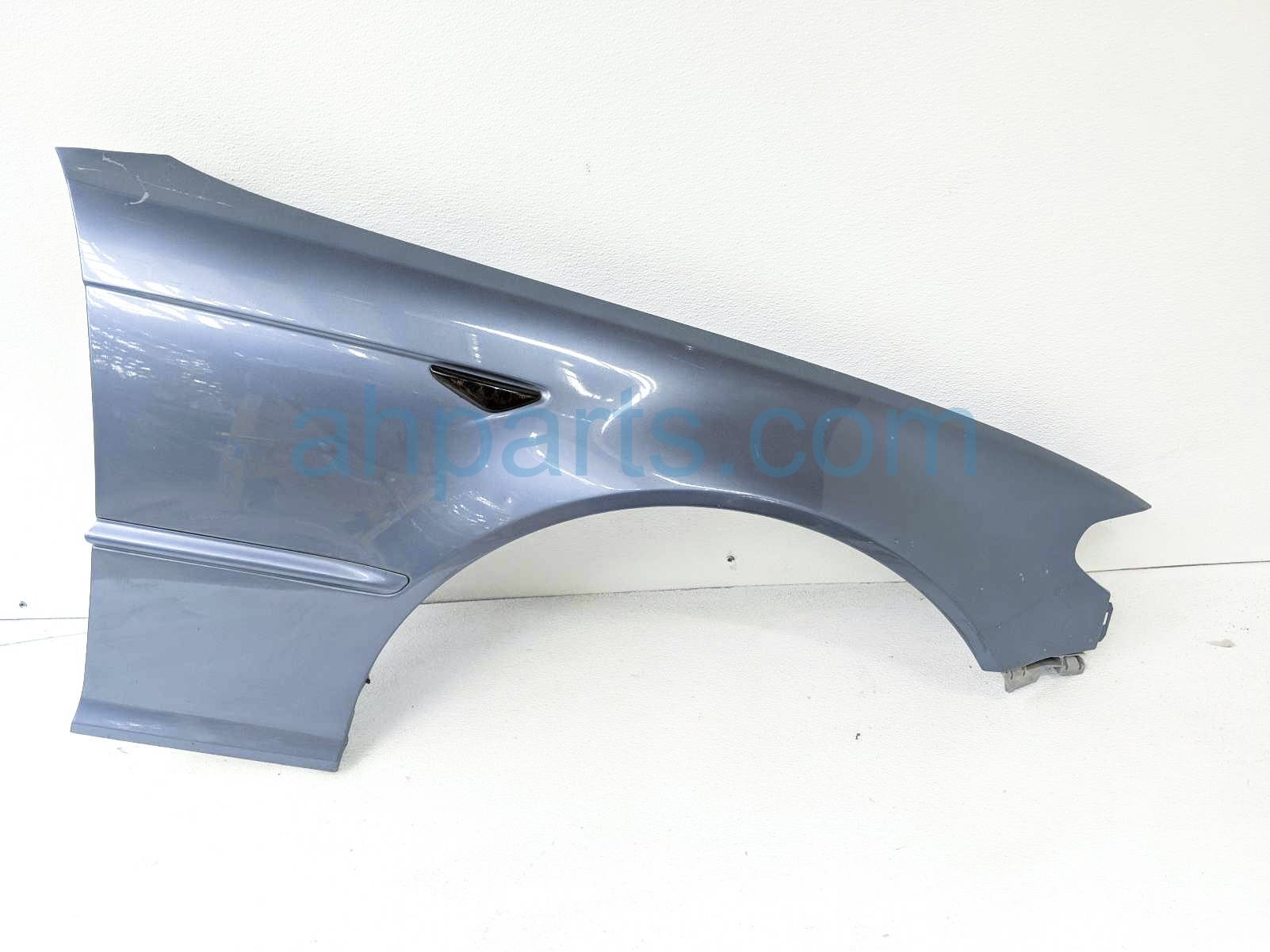 $85 BMW RH FENDER - GREY - NOTES $85 BMW RH FENDER - GREY - NOTES