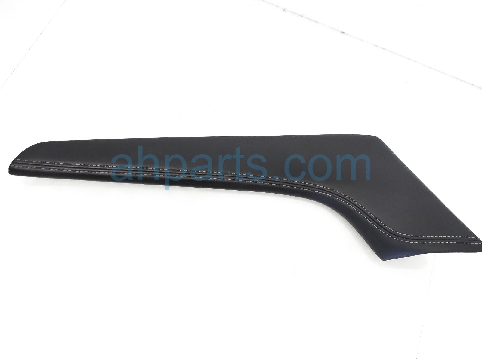 $30 Infiniti LH CENTER CONSOLE TRIM PAD - BLACK $30 Infiniti LH CENTER CONSOLE TRIM PAD - BLACK