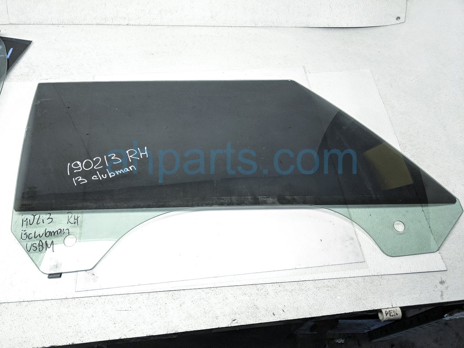 $40 BMW FR/RH DOOR GLASS WINDOW - TINTED $40 BMW FR/RH DOOR GLASS WINDOW - TINTED