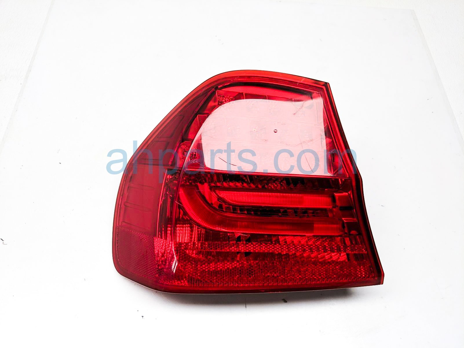 $60 BMW LH TAIL LAMP / LIGHT (ON BODY)-NOTES $60 BMW LH TAIL LAMP / LIGHT (ON BODY)-NOTES