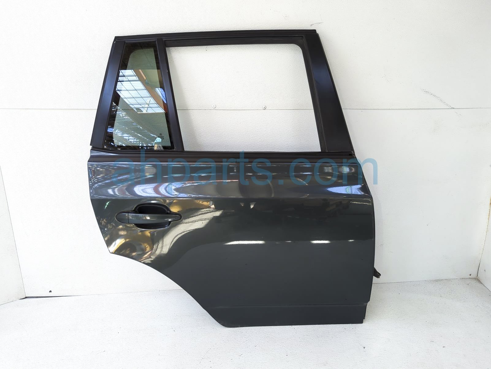 $125 BMW RR/RH DOOR - GREY - NO INSIDE PANEL $125 BMW RR/RH DOOR - GREY - NO INSIDE PANEL