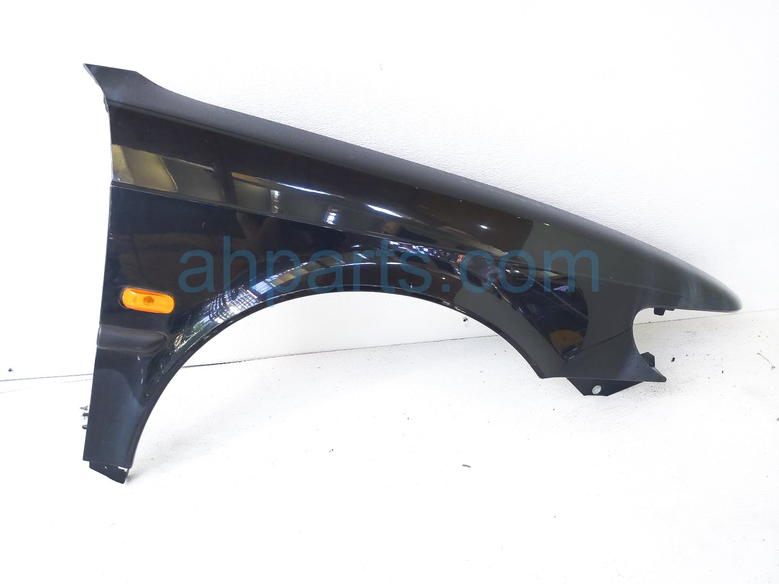 $60 Saab RH FENDER - BLACK - NOTES $60 Saab RH FENDER - BLACK - NOTES