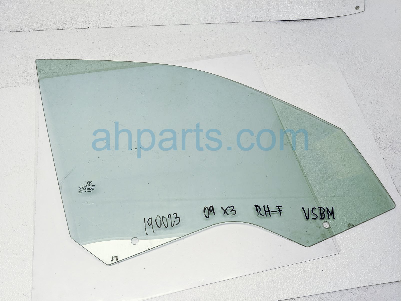 $60 BMW FR/RH DOOR GLASS WINDOW $60 BMW FR/RH DOOR GLASS WINDOW