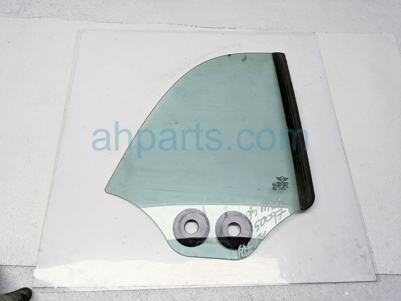 $60 BMW LH QUARTER GLASS WINDOW $60 BMW LH QUARTER GLASS WINDOW