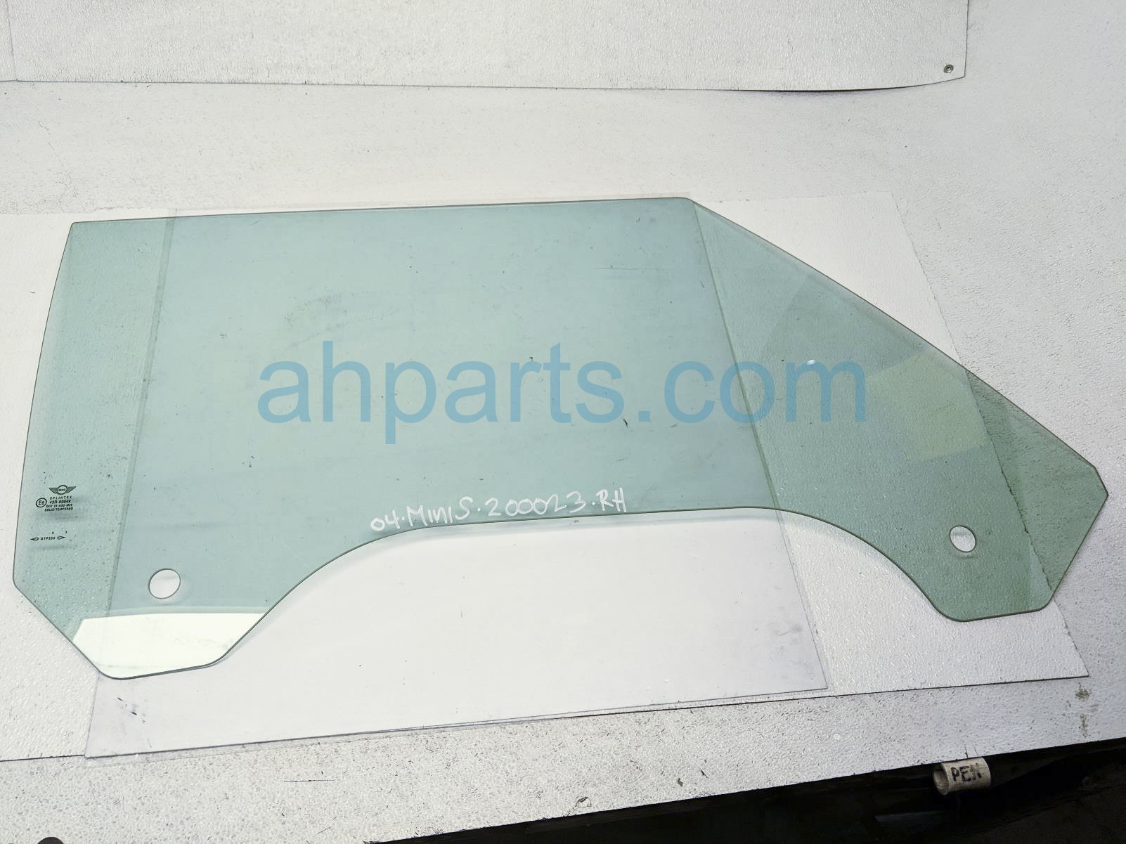 $50 BMW FR/RH DOOR GLASS WINDOW $50 BMW FR/RH DOOR GLASS WINDOW