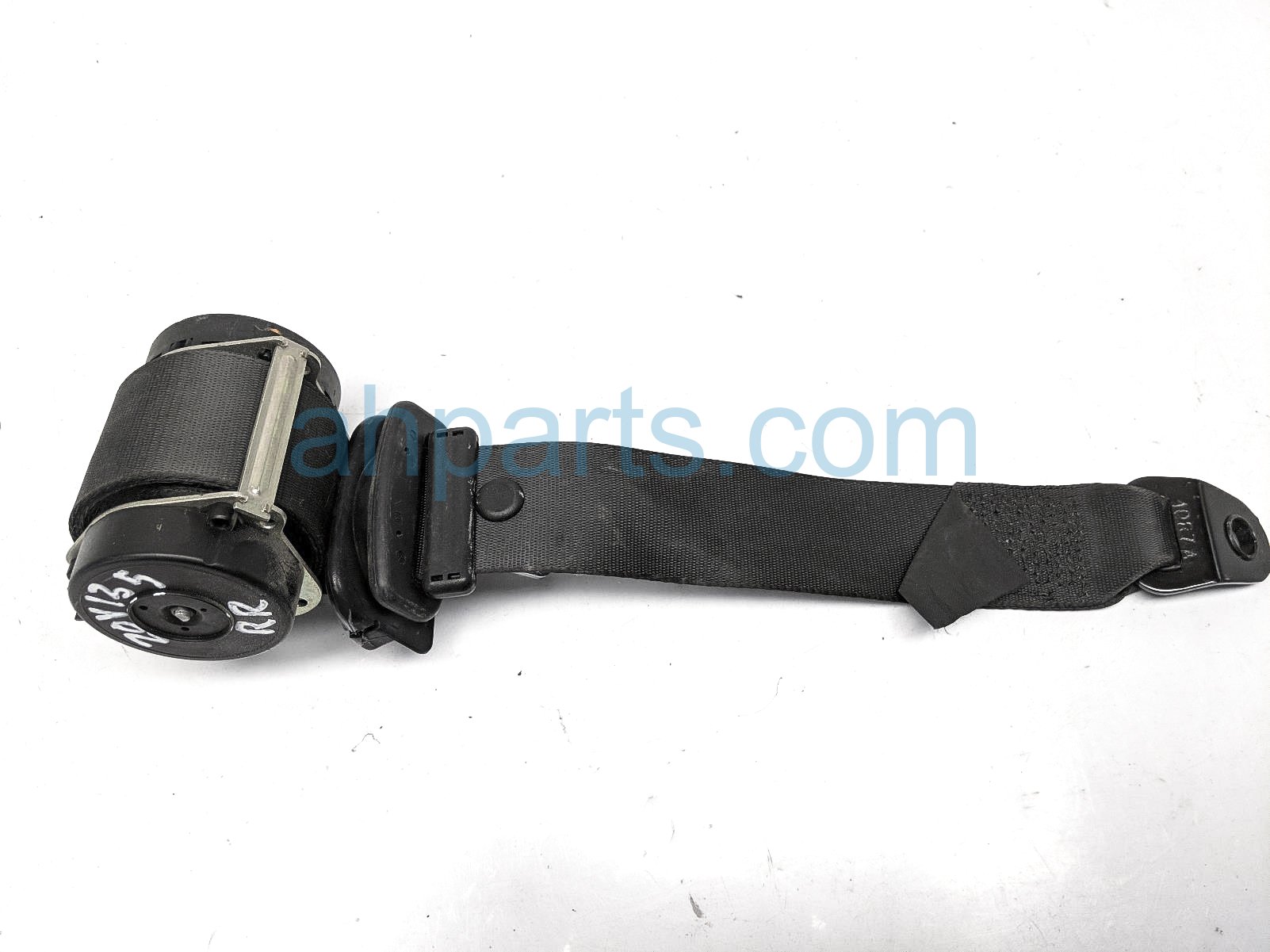 $35 BMW 2ND ROW RH SEAT BELT - BLACK $35 BMW 2ND ROW RH SEAT BELT - BLACK