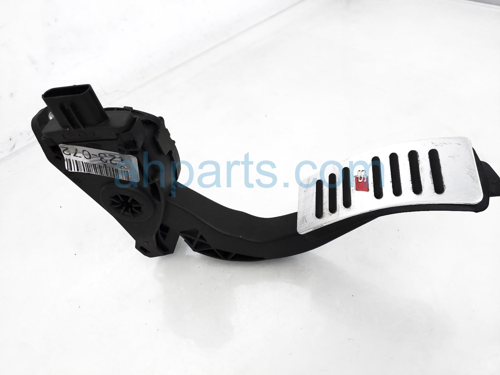 $25 Audi GAS / ACCELERATOR PEDAL ASSY $25 Audi GAS / ACCELERATOR PEDAL ASSY