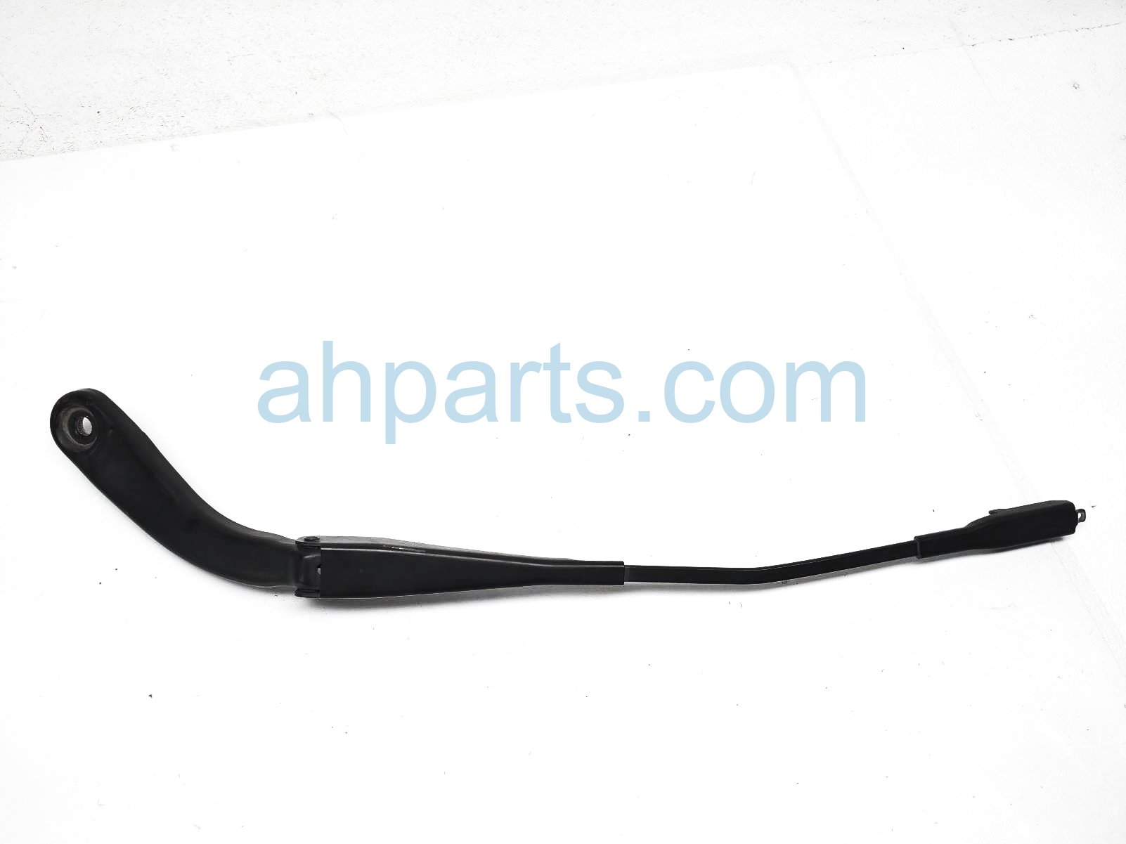 $19 BMW LH WINDSHIELD WIPER ARM $19 BMW LH WINDSHIELD WIPER ARM