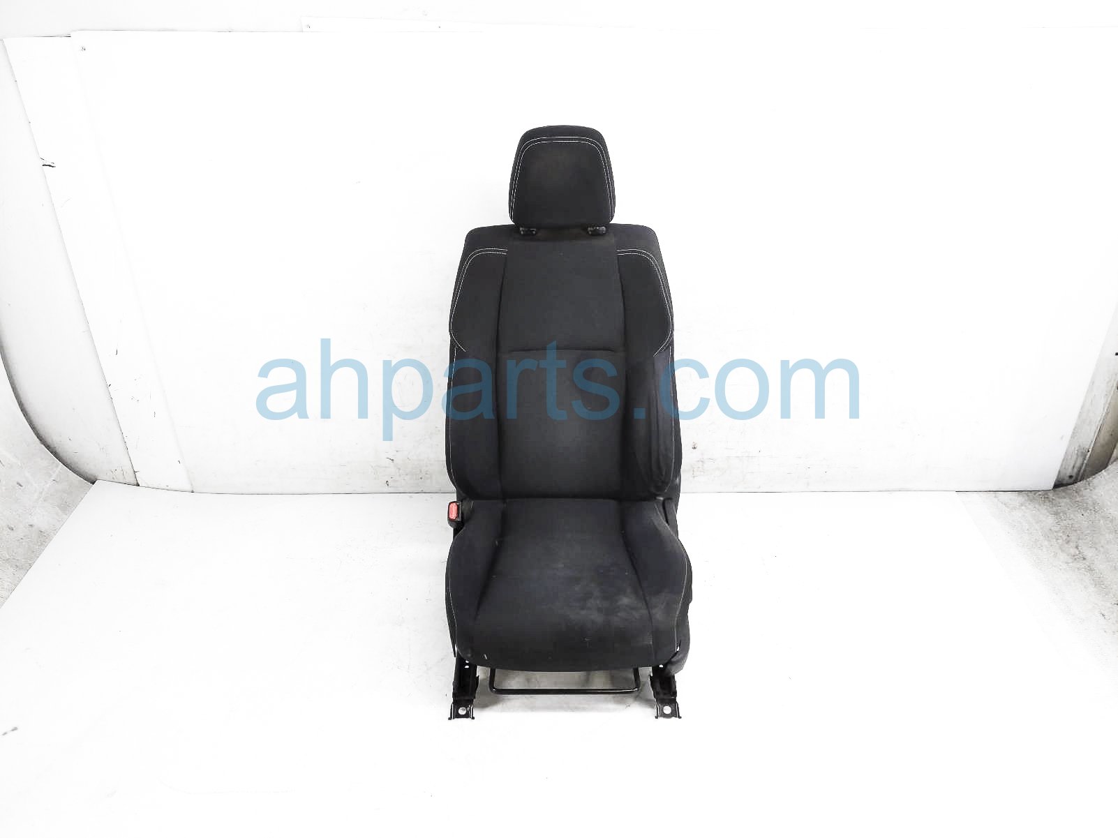$150 Toyota FR/LH SEAT W/ AIRBAG - BLACK $150 Toyota FR/LH SEAT W/ AIRBAG - BLACK