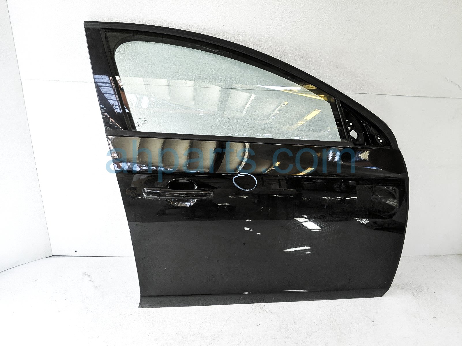 $229 Volvo FR/RH DOOR - BLACK - NO MIRROR/PANEL $229 Volvo FR/RH DOOR - BLACK - NO MIRROR/PANEL