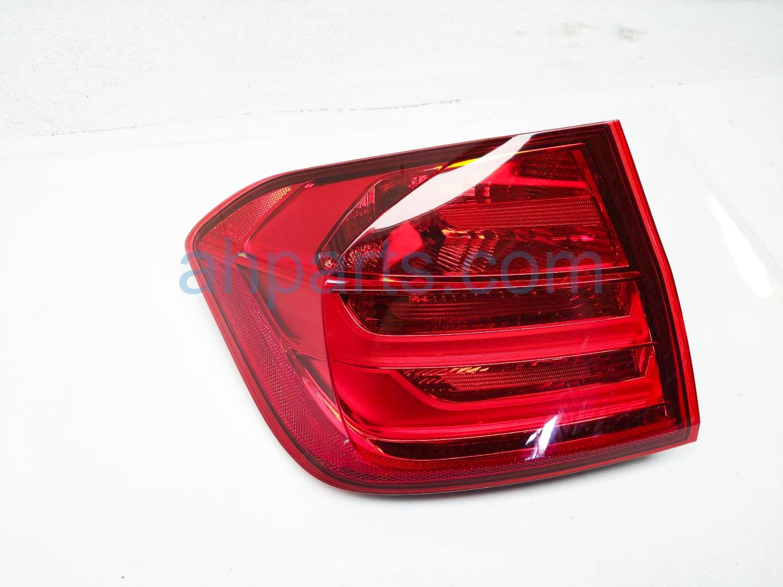 $80 BMW LH TAIL LAMP (ON BODY) - NOTES