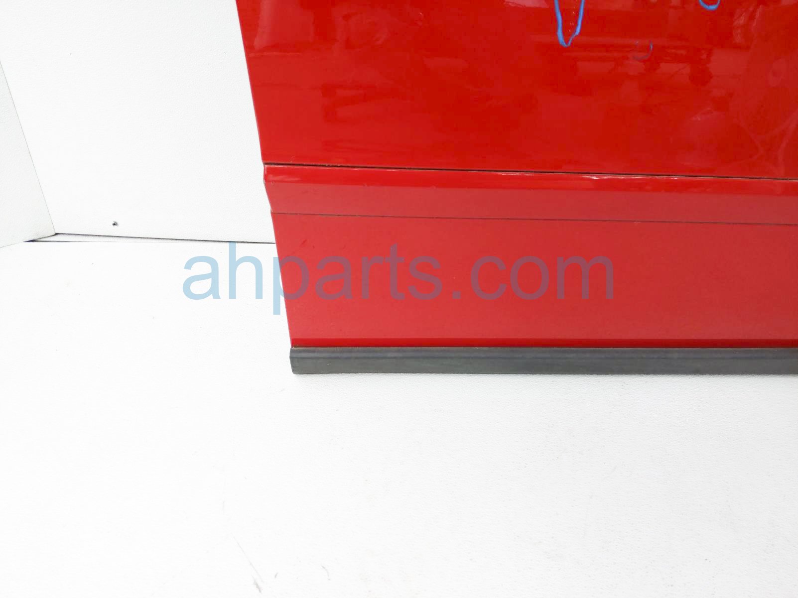 $175 Volvo FR/RH DOOR - RED - NO MIRROR - NOTES $175 Volvo FR/RH DOOR - RED - NO MIRROR - NOTES