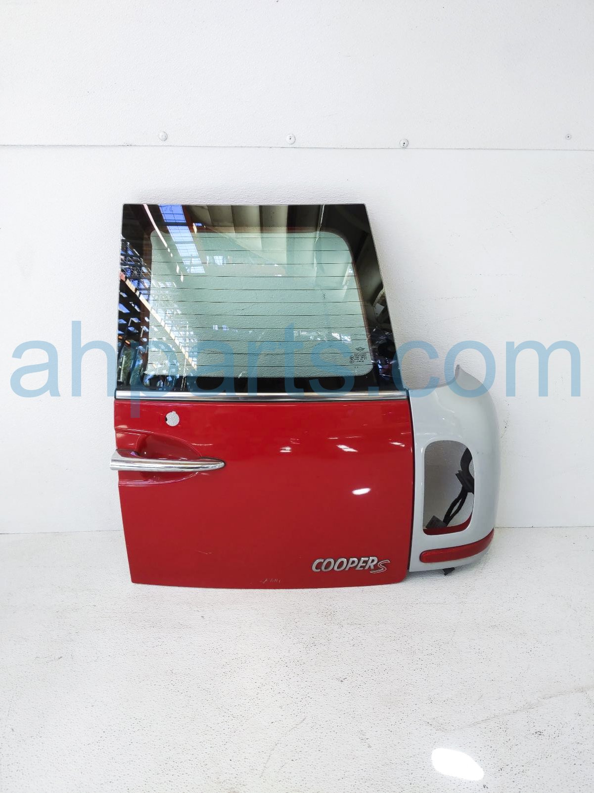 $129 BMW RH TAILGATE DOOR - RED - NOTES $129 BMW RH TAILGATE DOOR - RED - NOTES