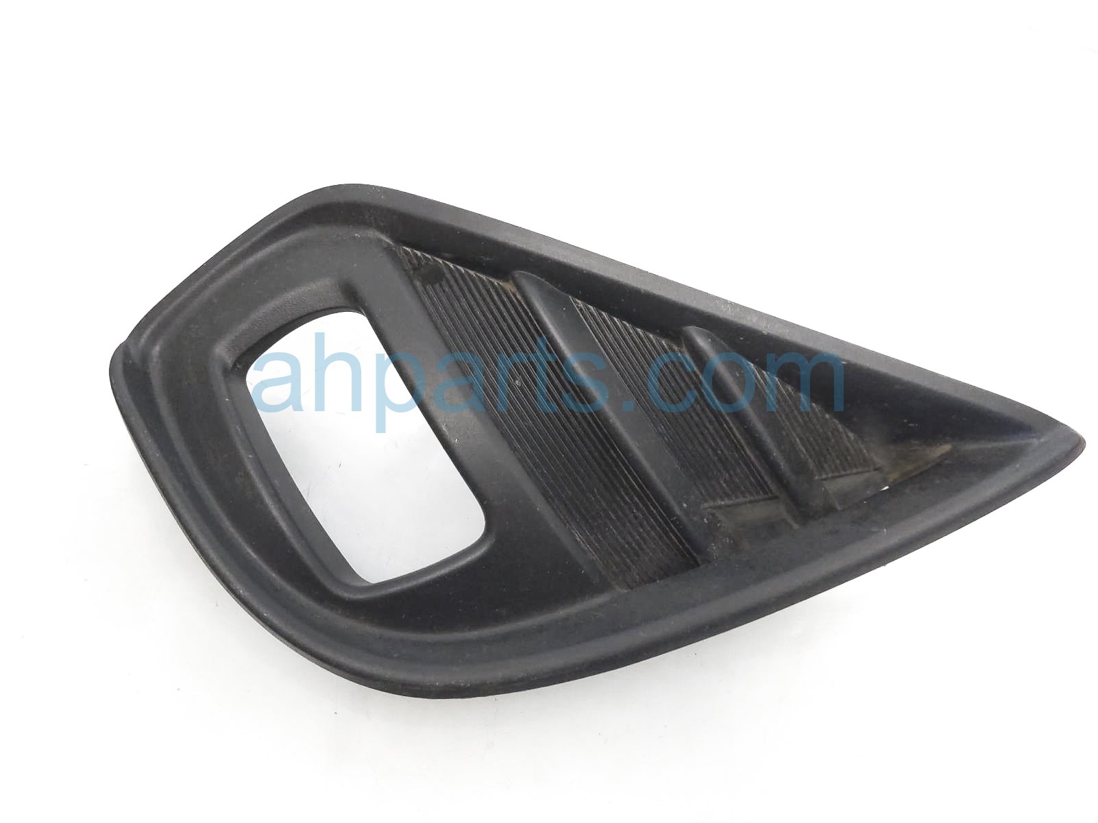 $20 Toyota RH FOG LIGHT TRIM BEZEL $20 Toyota RH FOG LIGHT TRIM BEZEL