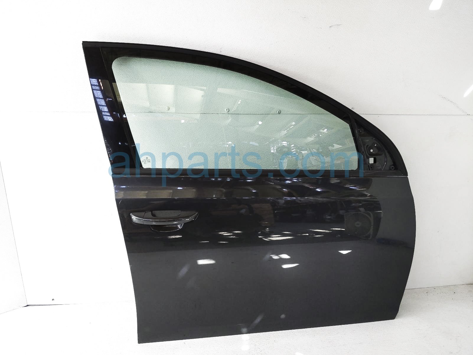 $225 Volkswagen FR/RH DOOR - GRAY - NO MIRROR/TRIM $225 Volkswagen FR/RH DOOR - GRAY - NO MIRROR/TRIM