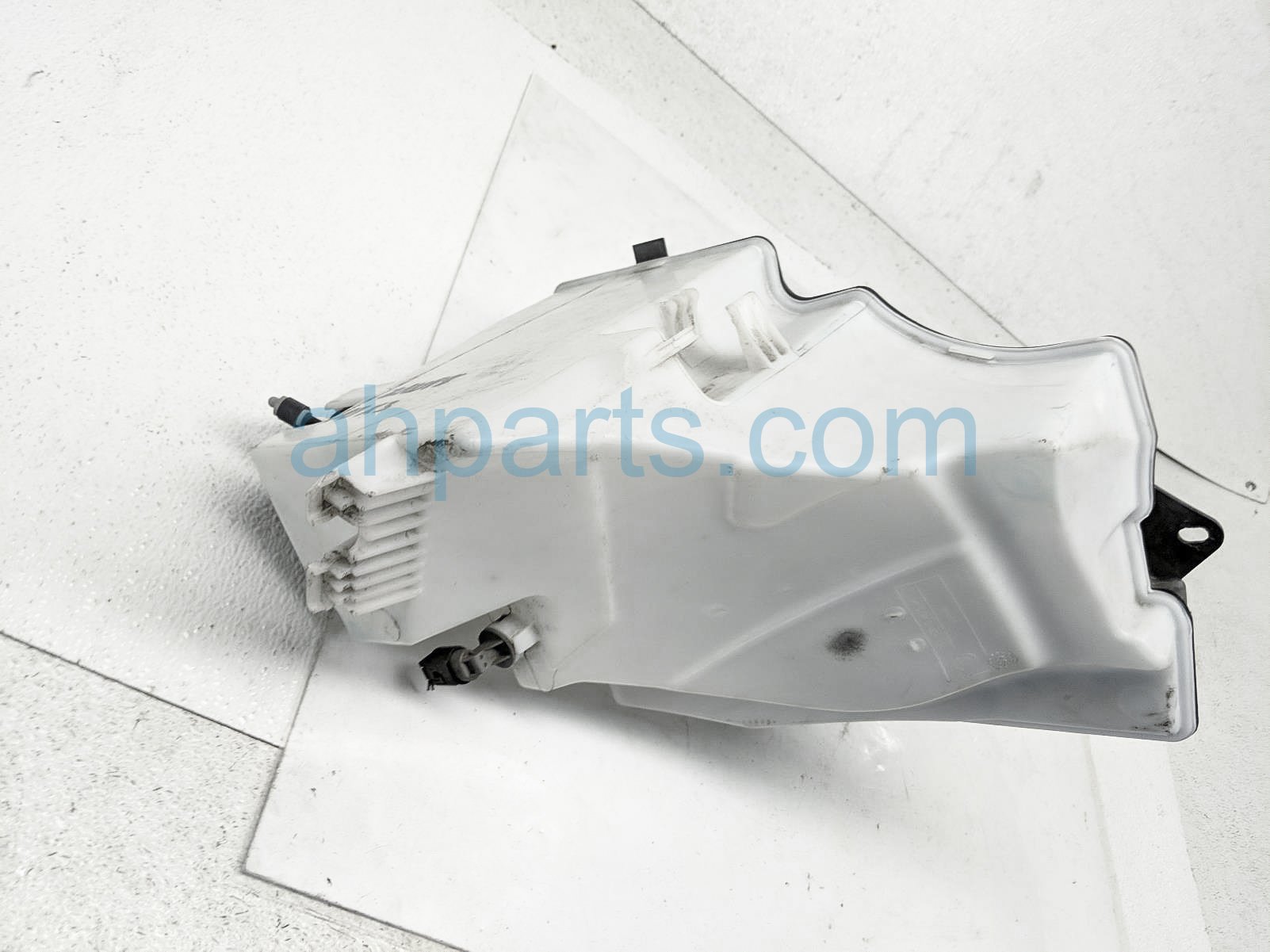 Sold 2010 BMW X3 Windshield Washer Reservoir Tank 61663403211,