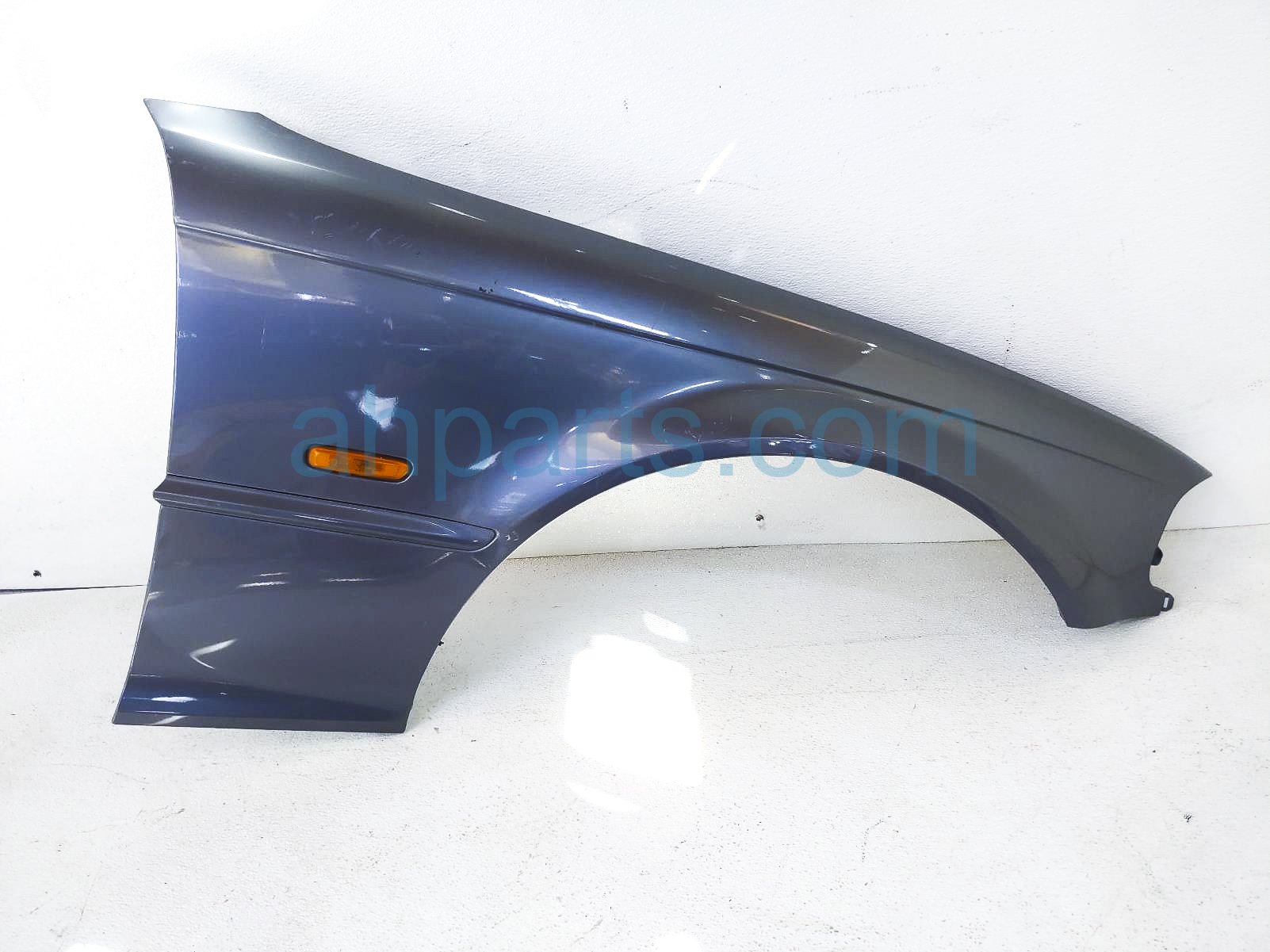 $65 BMW RH FENDER - BLUE - NOTES $65 BMW RH FENDER - BLUE - NOTES