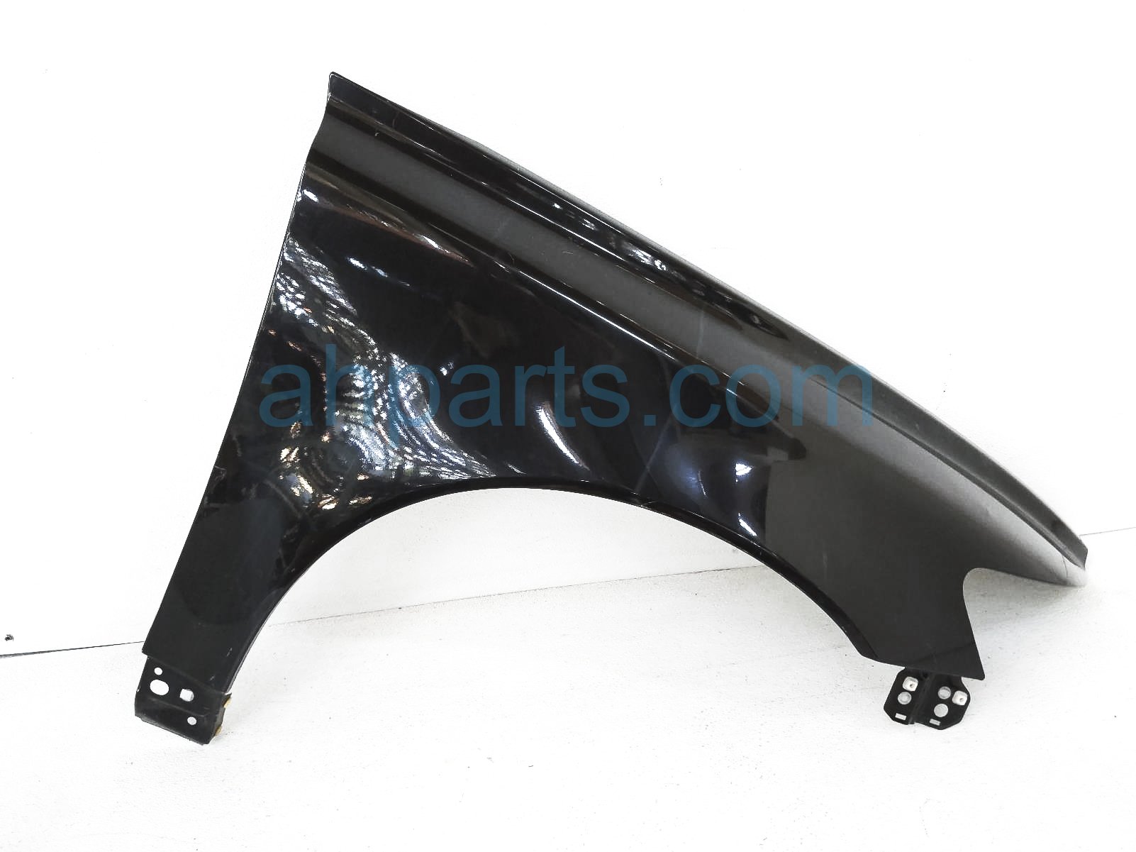 $69 Volvo RH FENDER - BLACK $69 Volvo RH FENDER - BLACK