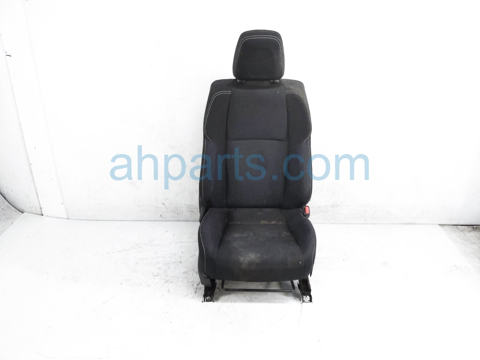 $150 Toyota FR/RH SEAT W/ AIRBAG - BLACK $150 Toyota FR/RH SEAT W/ AIRBAG - BLACK