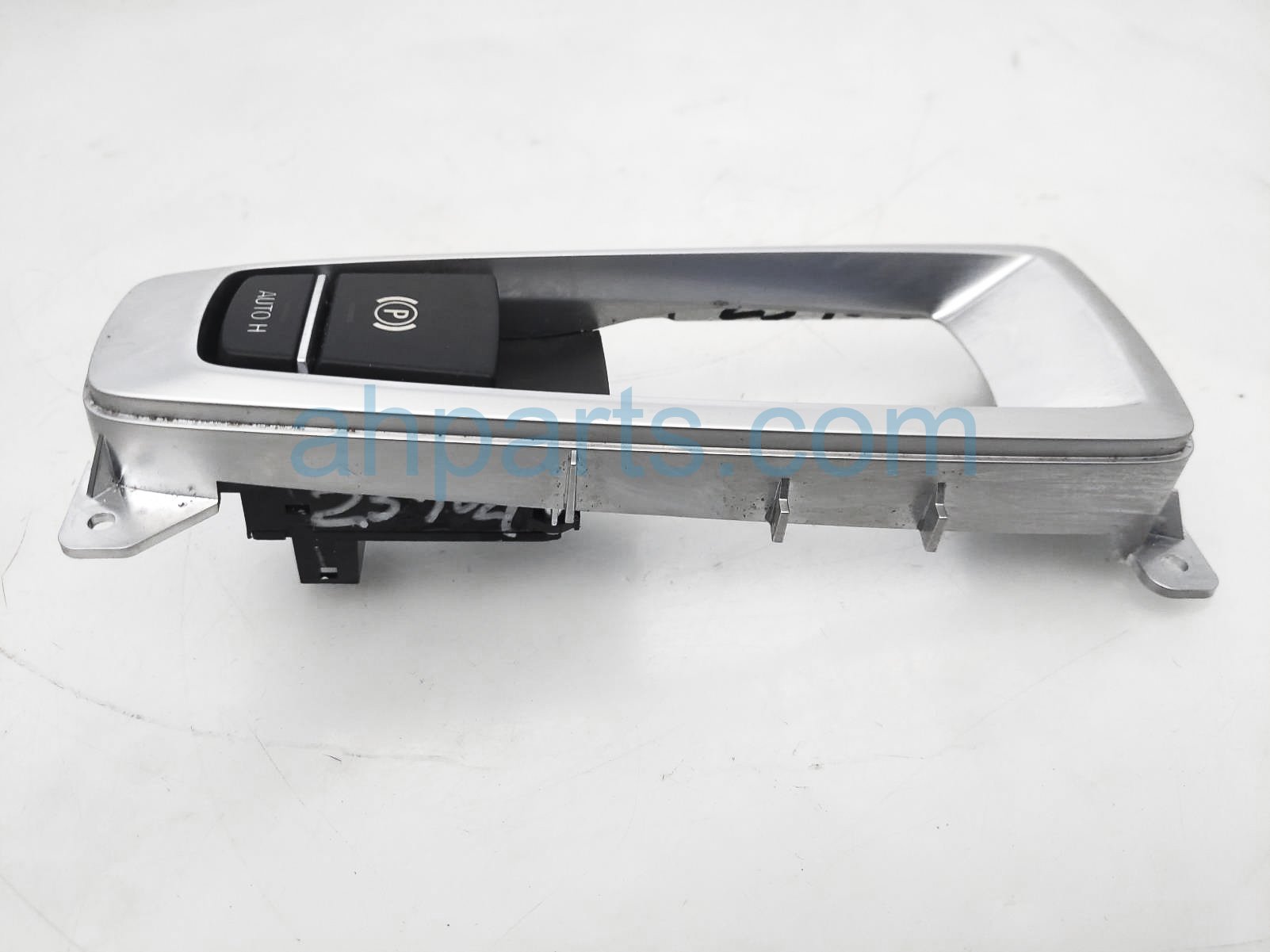 2016 BMW X5 Parking Brake Switch Assy 61316822520,