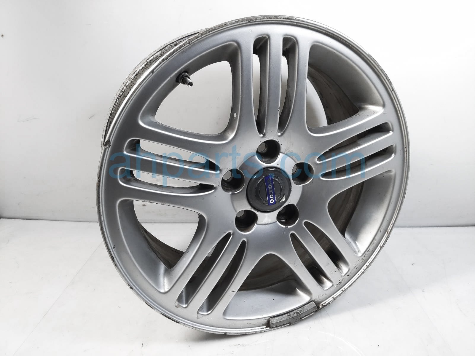 $95 Volvo 16 INCH WHEEL / RIM - NOTES $95 Volvo 16 INCH WHEEL / RIM - NOTES