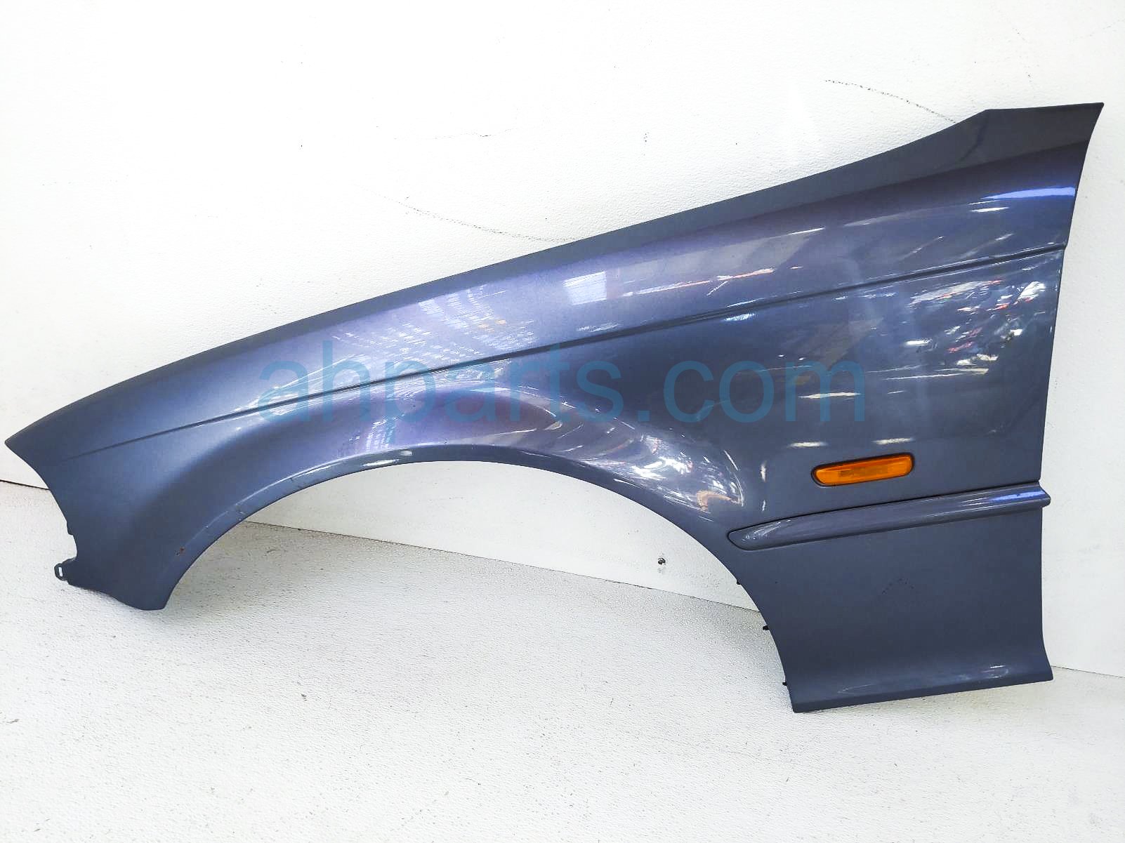 $90 BMW LH FENDER - BLUE - NOTES $90 BMW LH FENDER - BLUE - NOTES