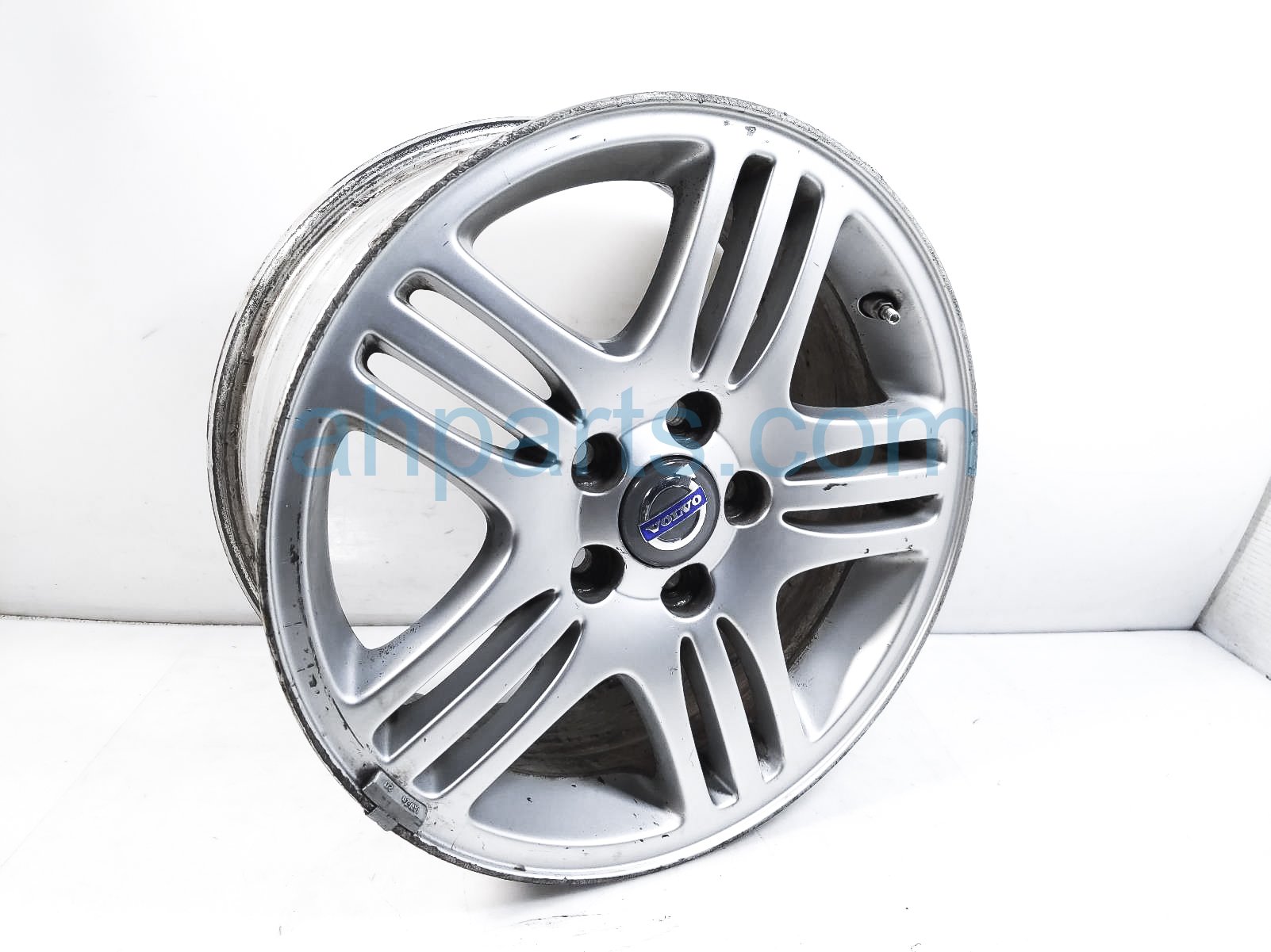 $95 Volvo 16 INCH WHEEL / RIM - NOTES $95 Volvo 16 INCH WHEEL / RIM - NOTES