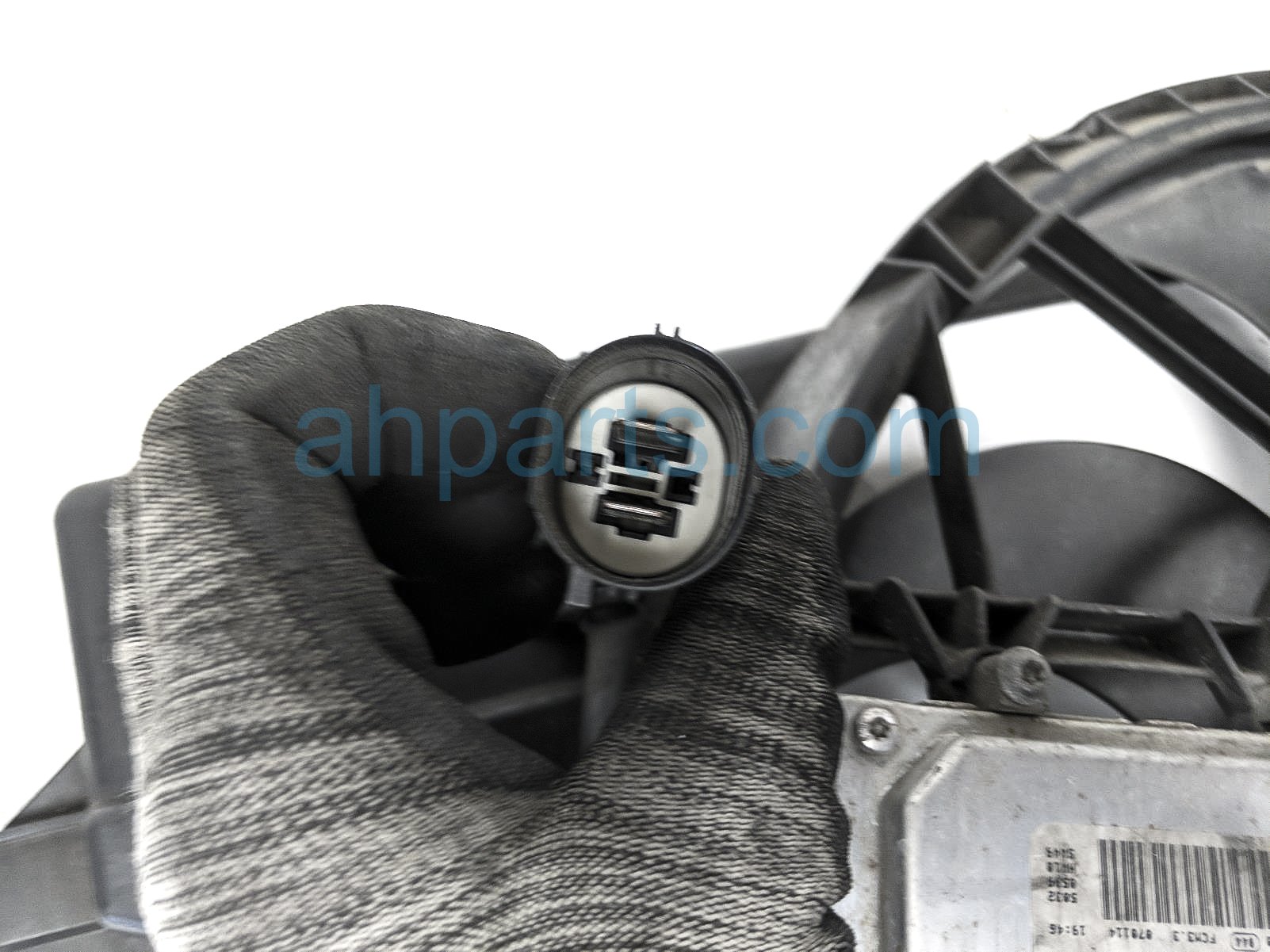 Sold 2007 Volvo C70 Radiator Cooling Fan Assy 31261988 Replacement Sold 2007 Volvo C70 Radiator Cooling Fan Assy 31261988 Replacement thumbnail