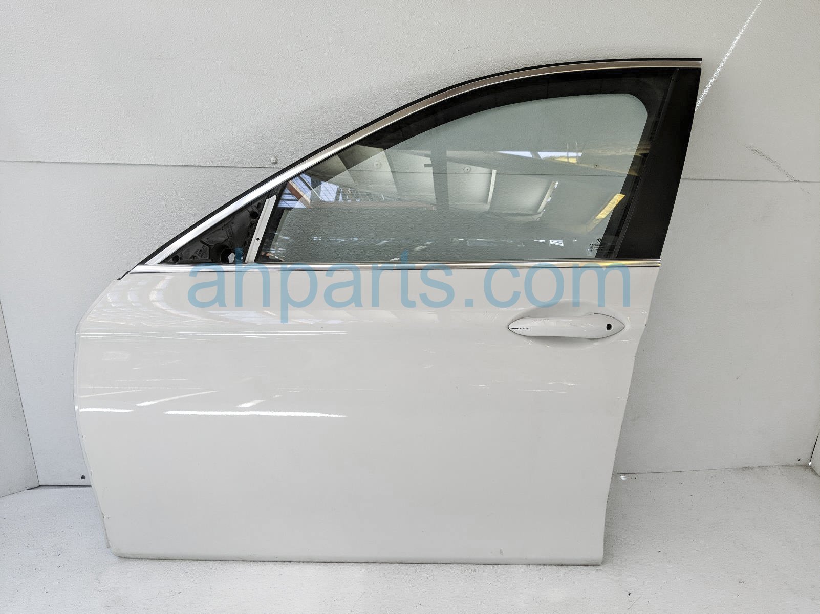 $299 BMW FR/LH DOOR - WHITE - NO MIRROR/PANEL $299 BMW FR/LH DOOR - WHITE - NO MIRROR/PANEL