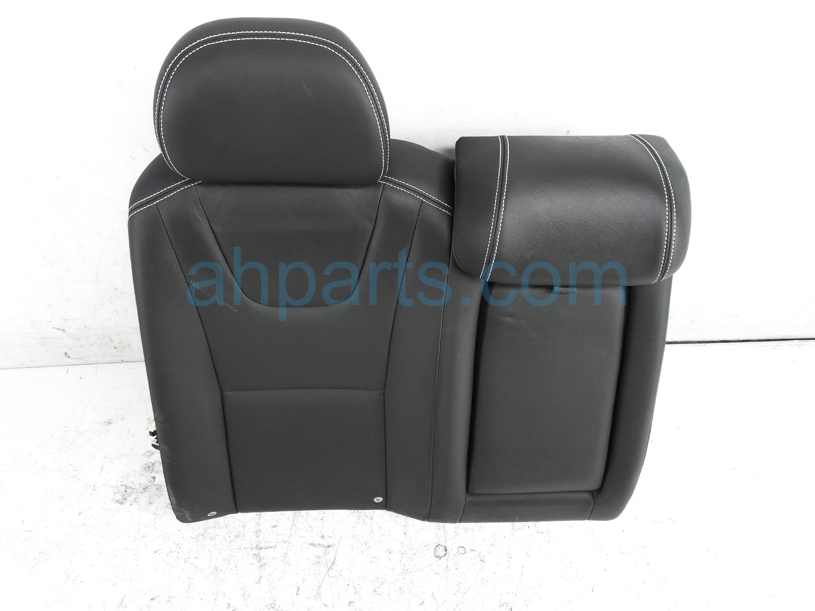$99 Volvo RR/RH UPPER SEAT - BLACK LTHR $99 Volvo RR/RH UPPER SEAT - BLACK LTHR