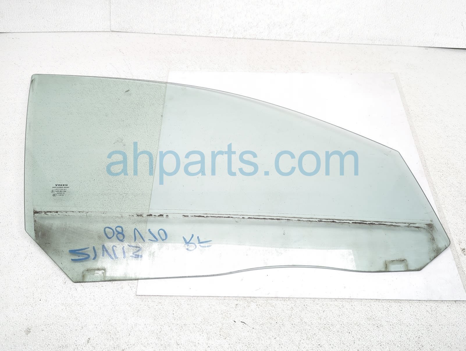 $70 Volvo FR/RH DOOR WINDOW GLASS $70 Volvo FR/RH DOOR WINDOW GLASS