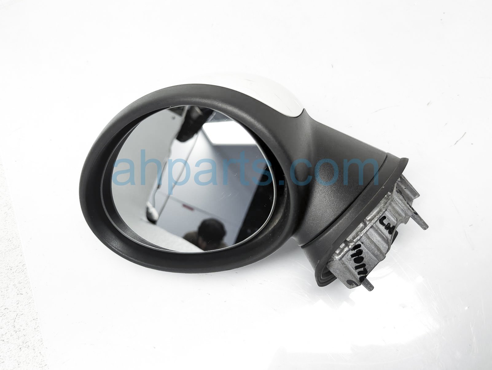 $45 BMW LH SIDE VIEW MIRROR - WHITE HOUSING $45 BMW LH SIDE VIEW MIRROR - WHITE HOUSING