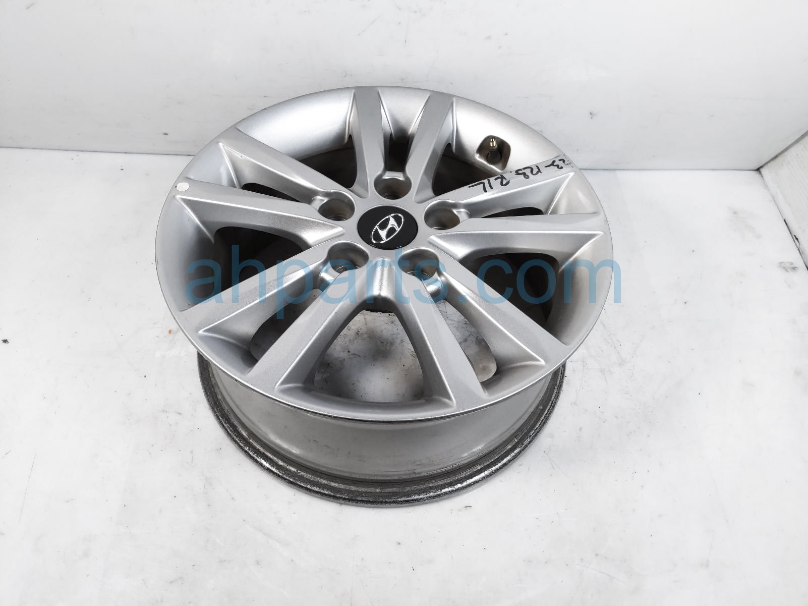 $120 Hyundai RR/LH WHEEL / RIM $120 Hyundai RR/LH WHEEL / RIM