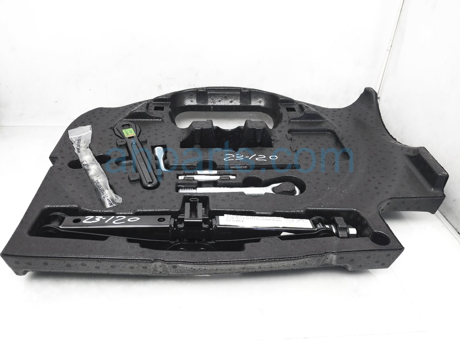 2014 Mercedes Ml350 Jack & Tools W/ Holder Assy 166-899-00-21,