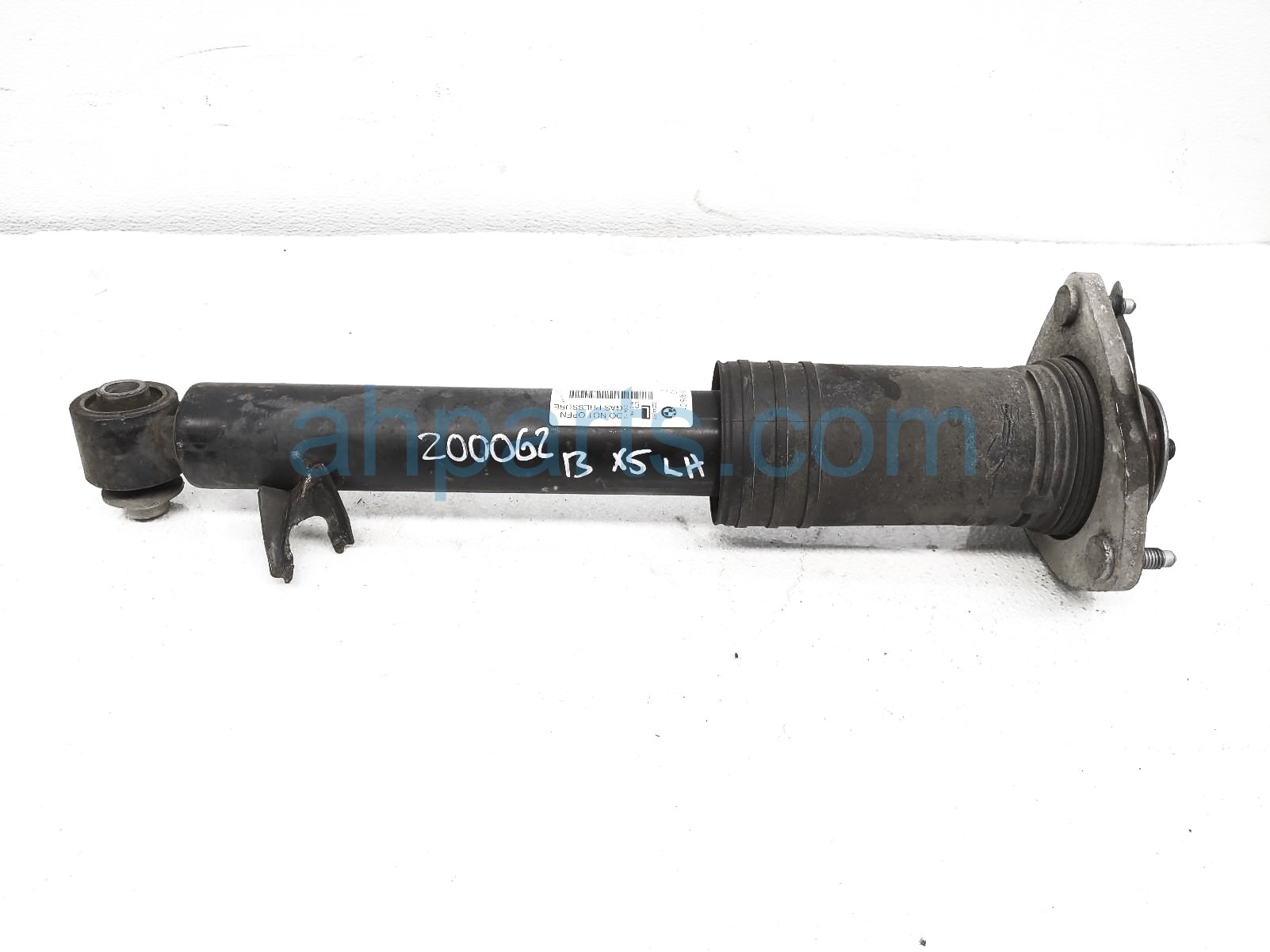 $35 BMW RR/LH STRUT $35 BMW RR/LH STRUT