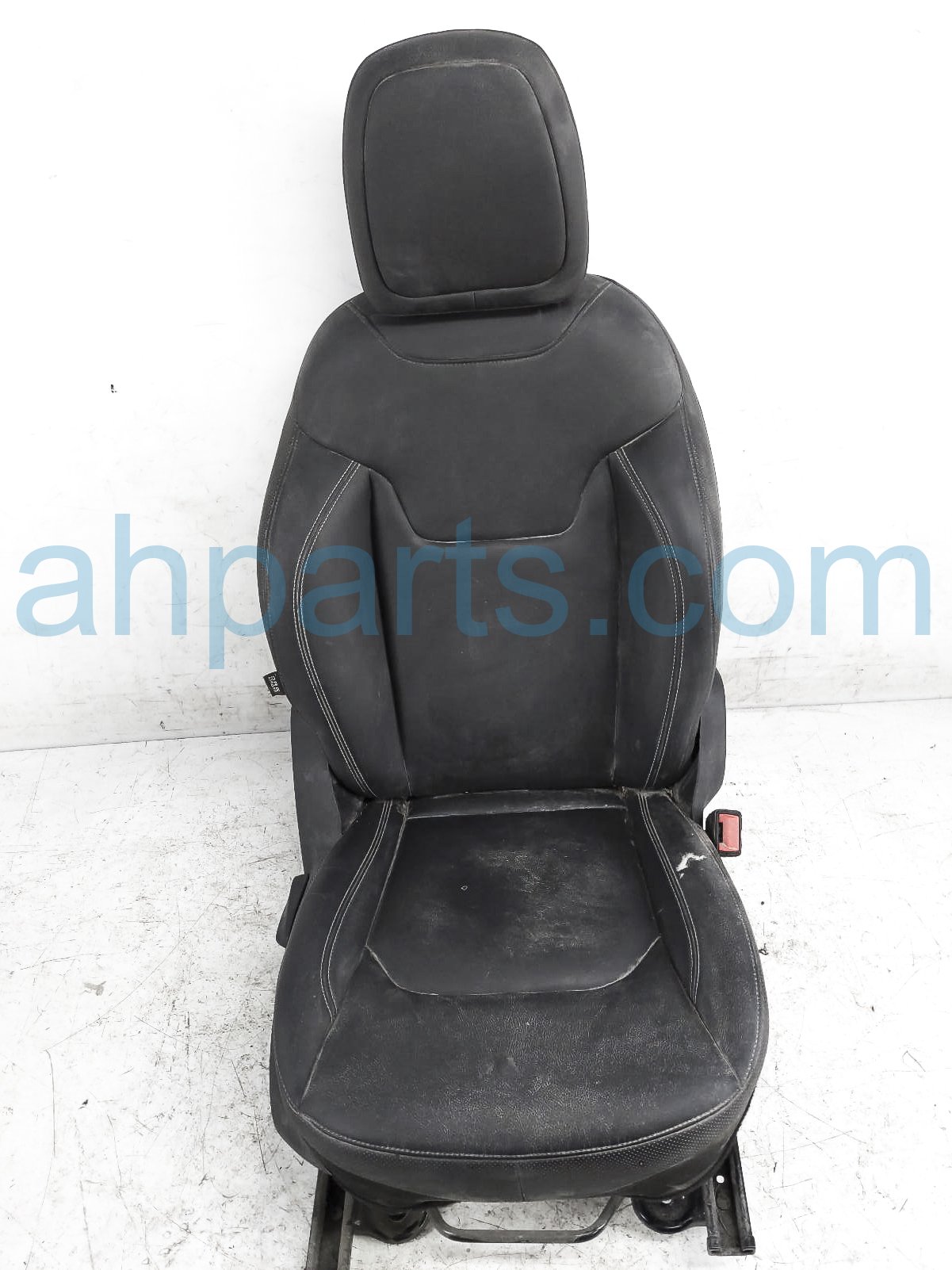 $149 Jeep FR/RH SEAT - BLACK - W/ AIRBAG $149 Jeep FR/RH SEAT - BLACK - W/ AIRBAG